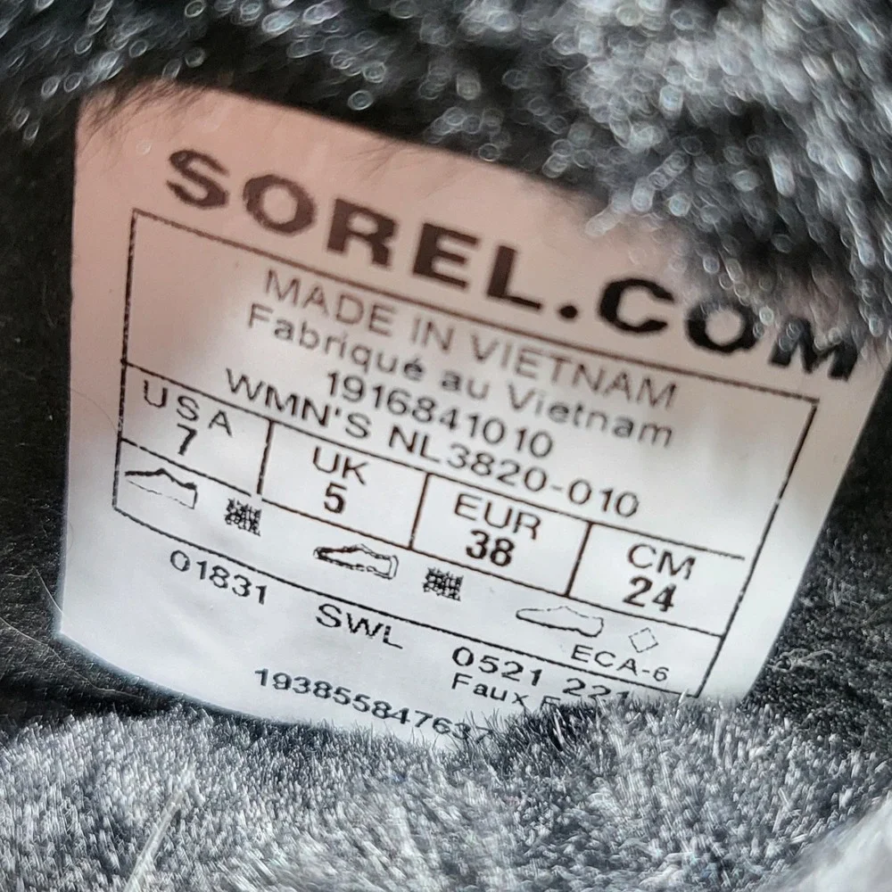 Sorel Whitney II Short Lace Boots Women 7 Black NL3820-010 Insulated Puffer
